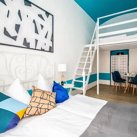 Sweet By Ruterra Apartman *
